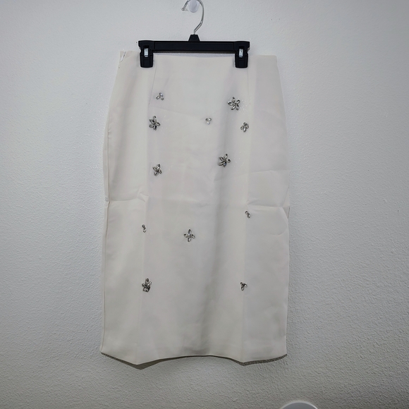 Erqi White Embellished 2 Piece Top & Skirt Set Crystal Floral Size L NWOT - Picture 7 of 15